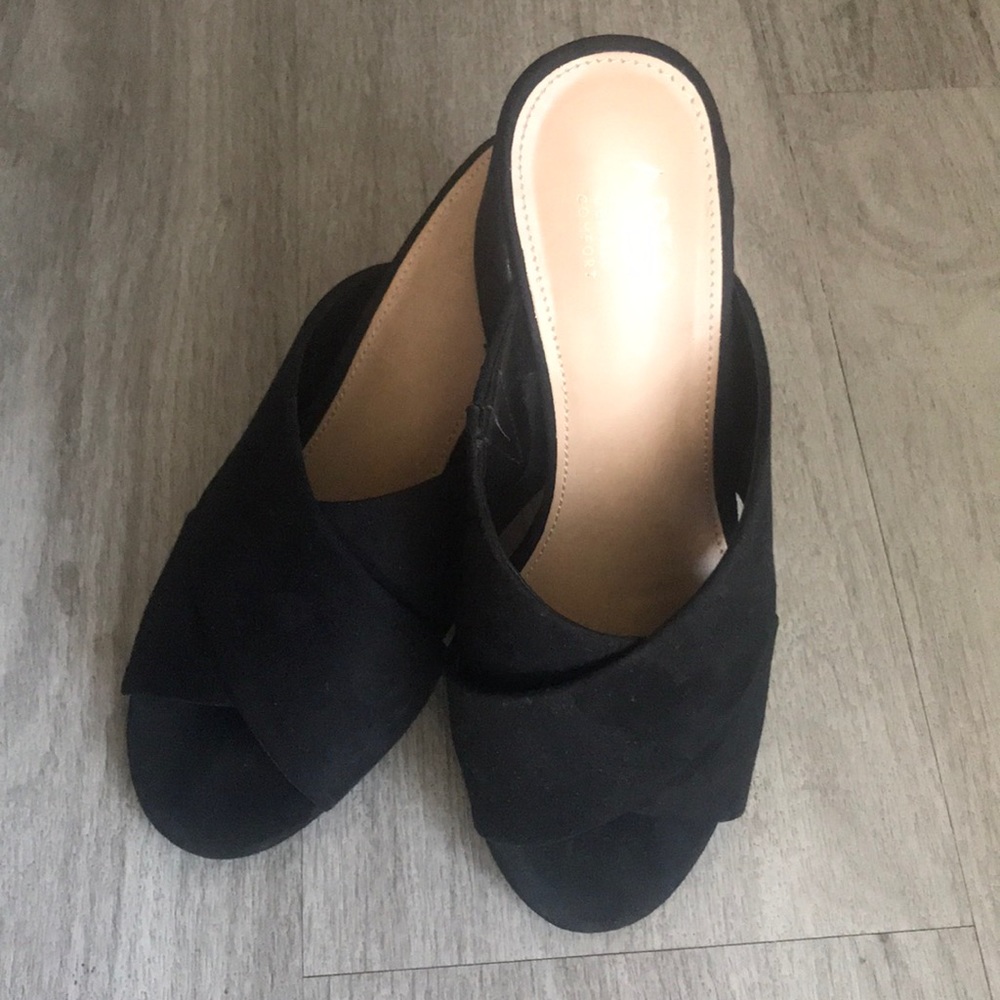 Mule sandals